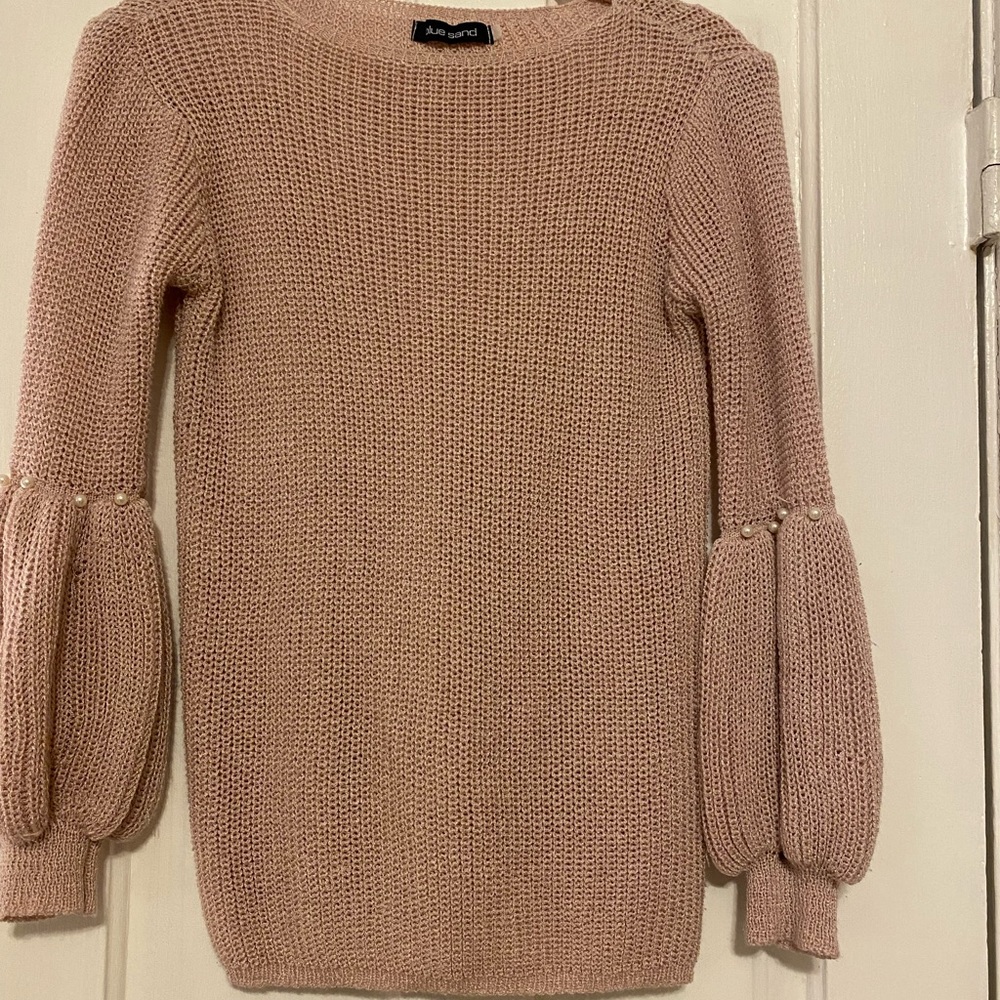 Light pink cardigan sweater with balloon sleeves and pearl detail